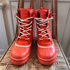 NWOB Sorel
Women's CARIBOU™ ROYAL WP Cold Weather Boots